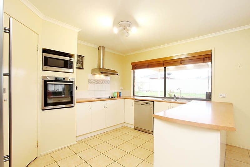 21 Yeovil Circuit, Craigmore SA 5114, Craigmore - Thumbnail 2