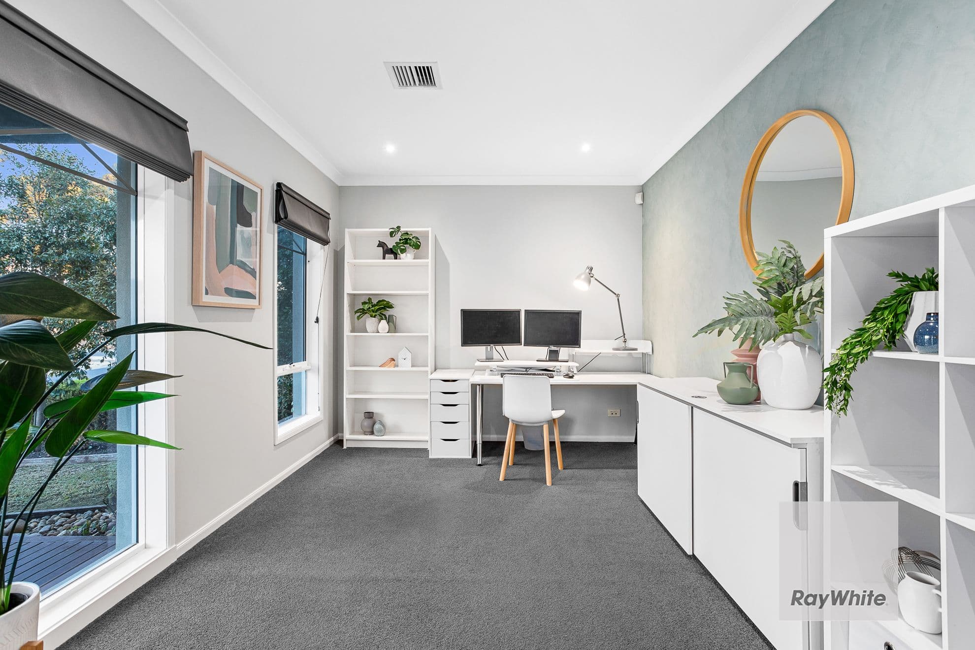 8 Kingsbridge Circuit, Cairnlea VIC 3023, Cairnlea - Thumbnail 2