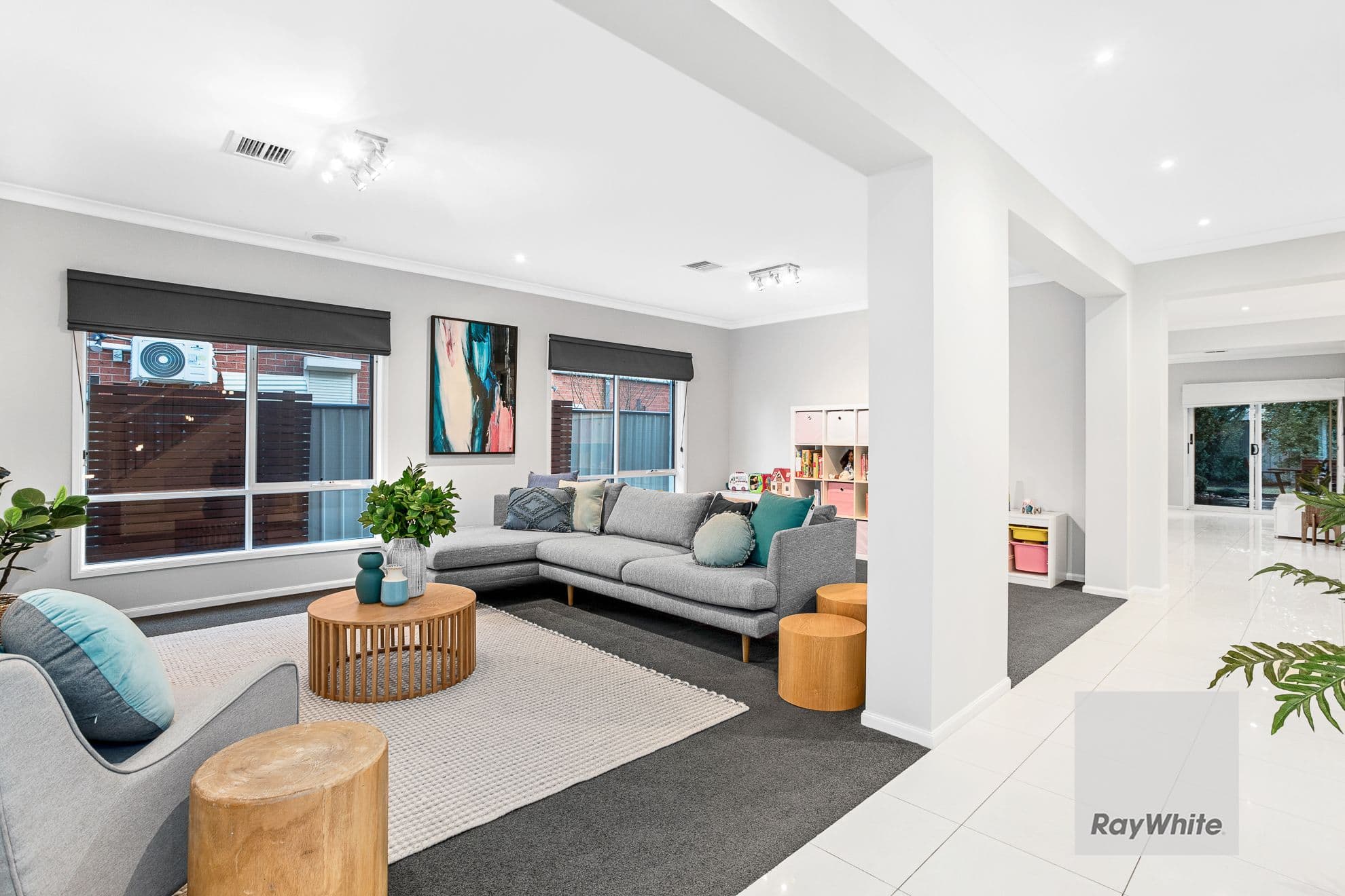 8 Kingsbridge Circuit, Cairnlea VIC 3023, Cairnlea - Thumbnail 4