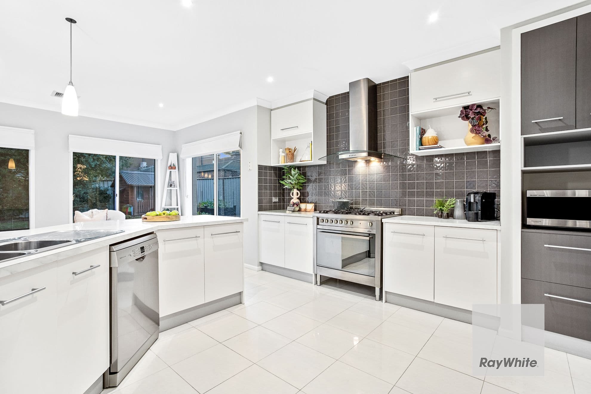 8 Kingsbridge Circuit, Cairnlea VIC 3023, Cairnlea - Thumbnail 7