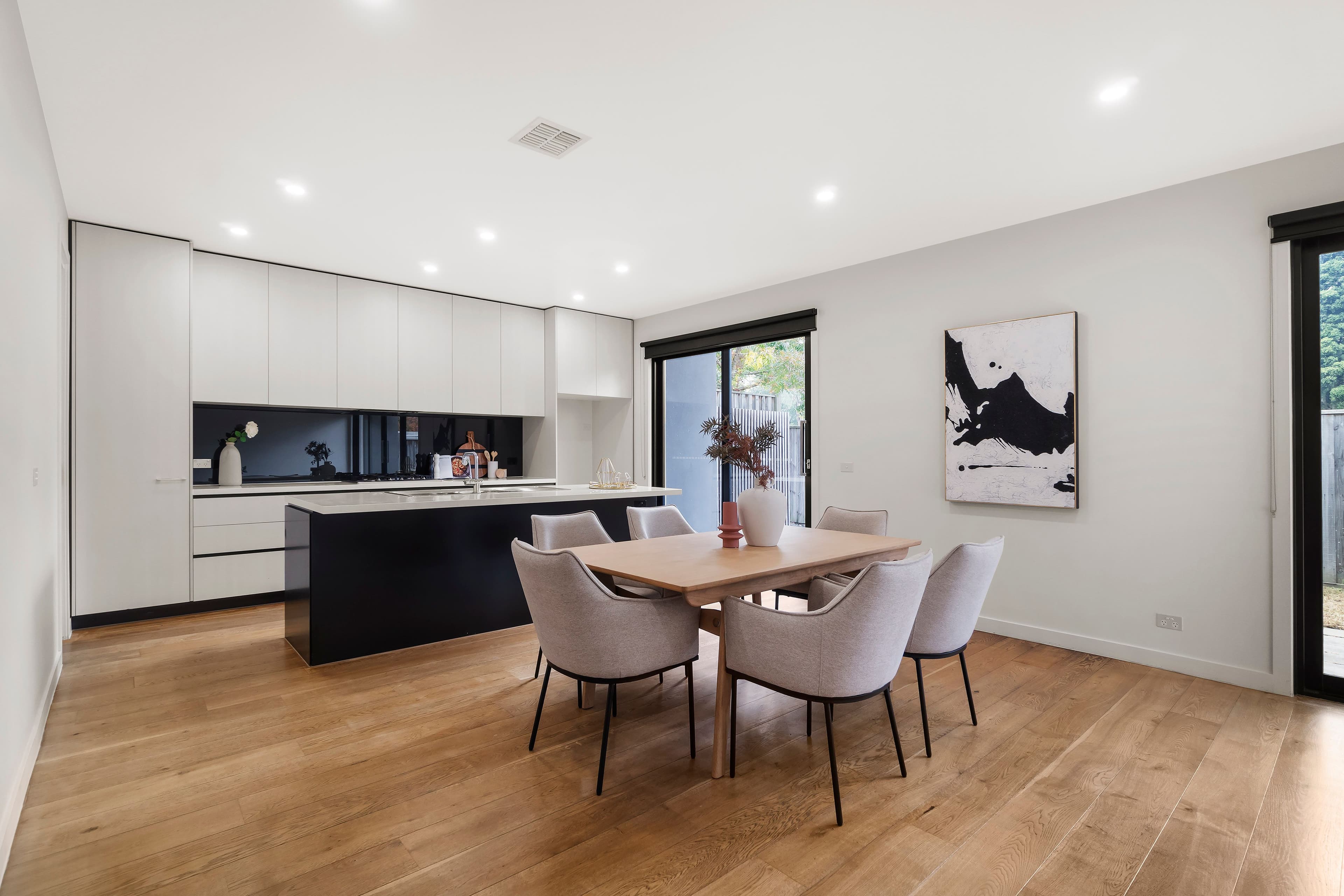 20 Ellsworth Crescent, Camberwell VIC 3124, Camberwell - Thumbnail 3
