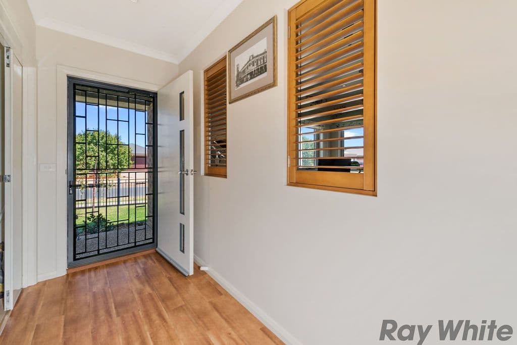 1 Wonga Place, Yarrawonga VIC 3730, Yarrawonga - Thumbnail 2