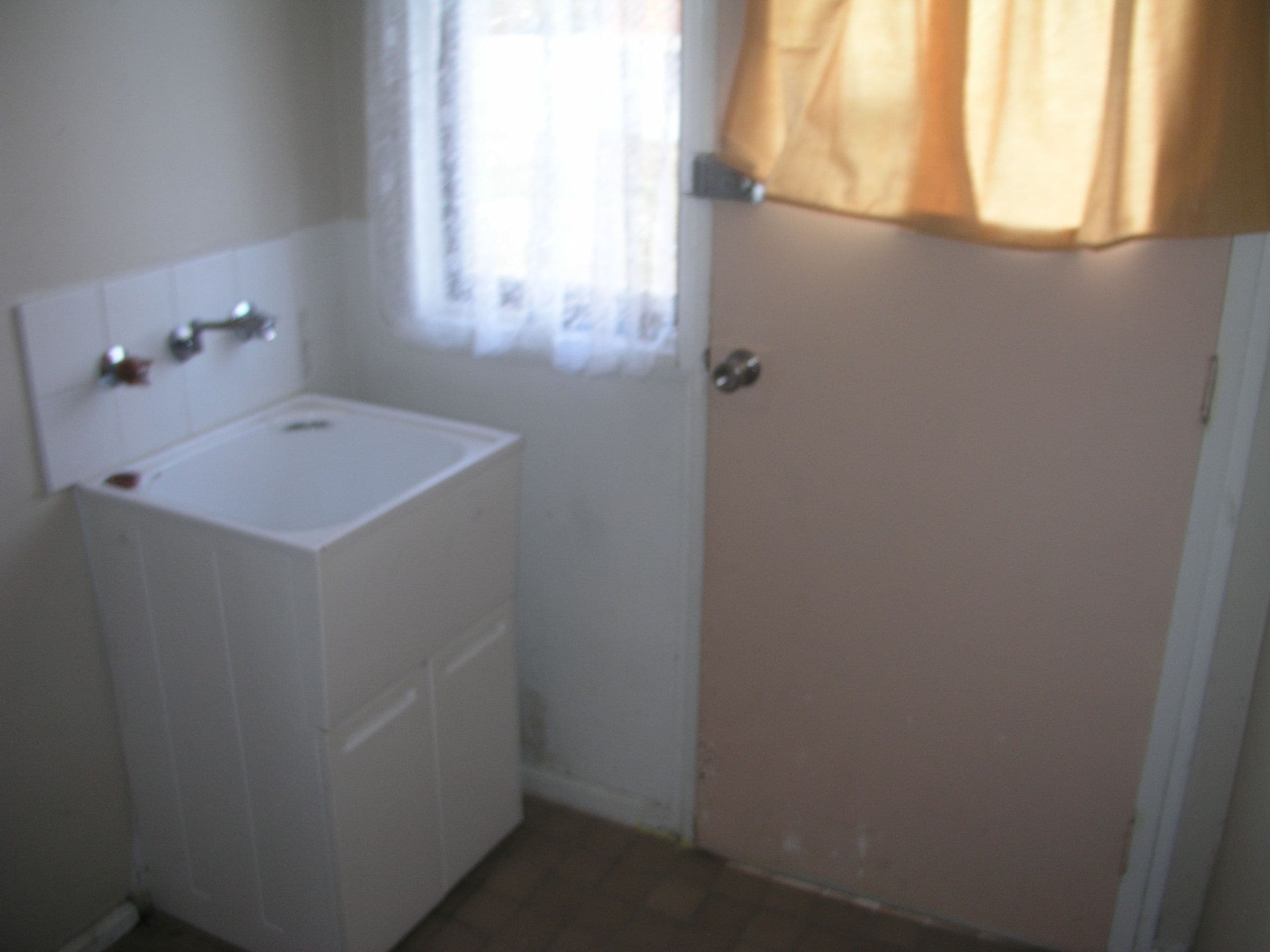10 Mirral Way, Orange - Thumbnail 6