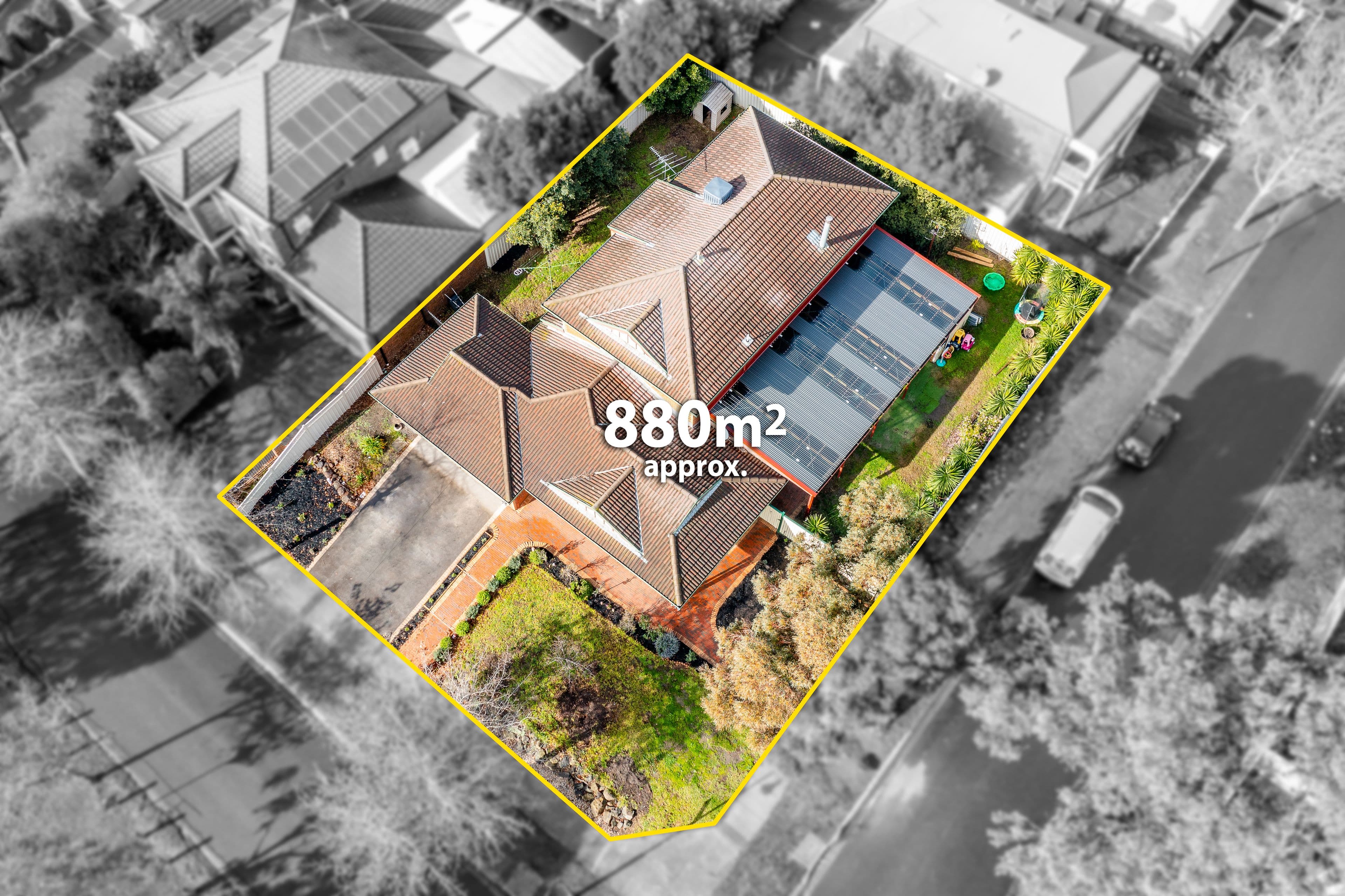 33 Creekwood Drive, Craigieburn VIC 3064, Craigieburn - Image 1