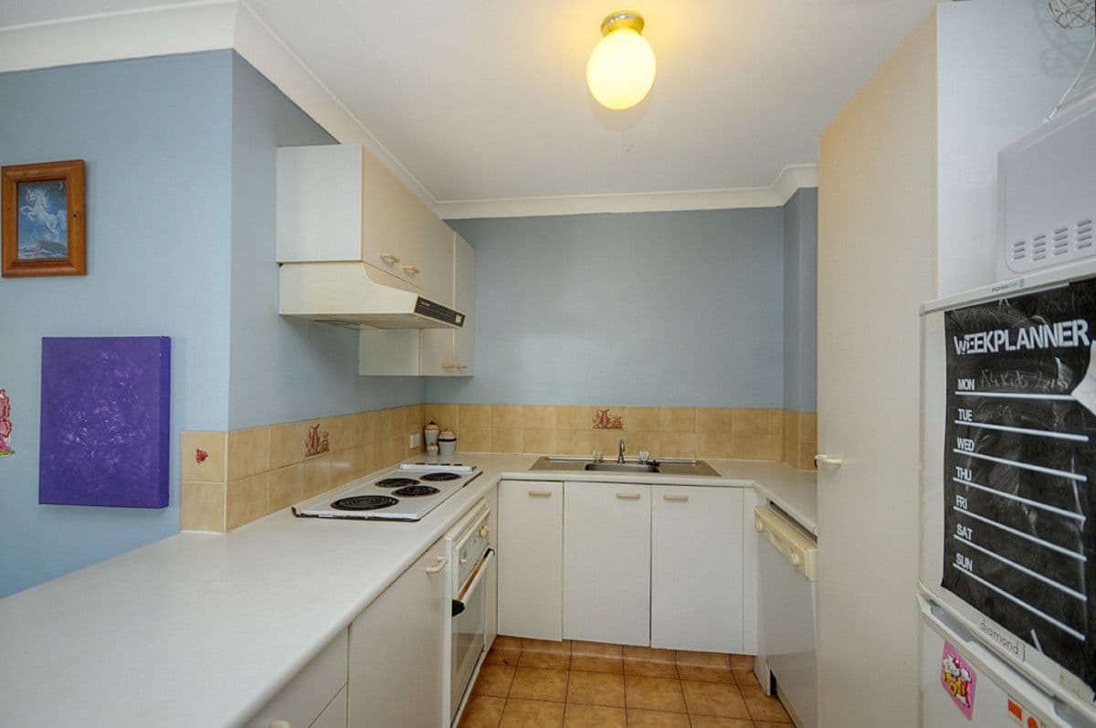 5 Brett Avenue, Labrador QLD 4215, Labrador - Thumbnail 4