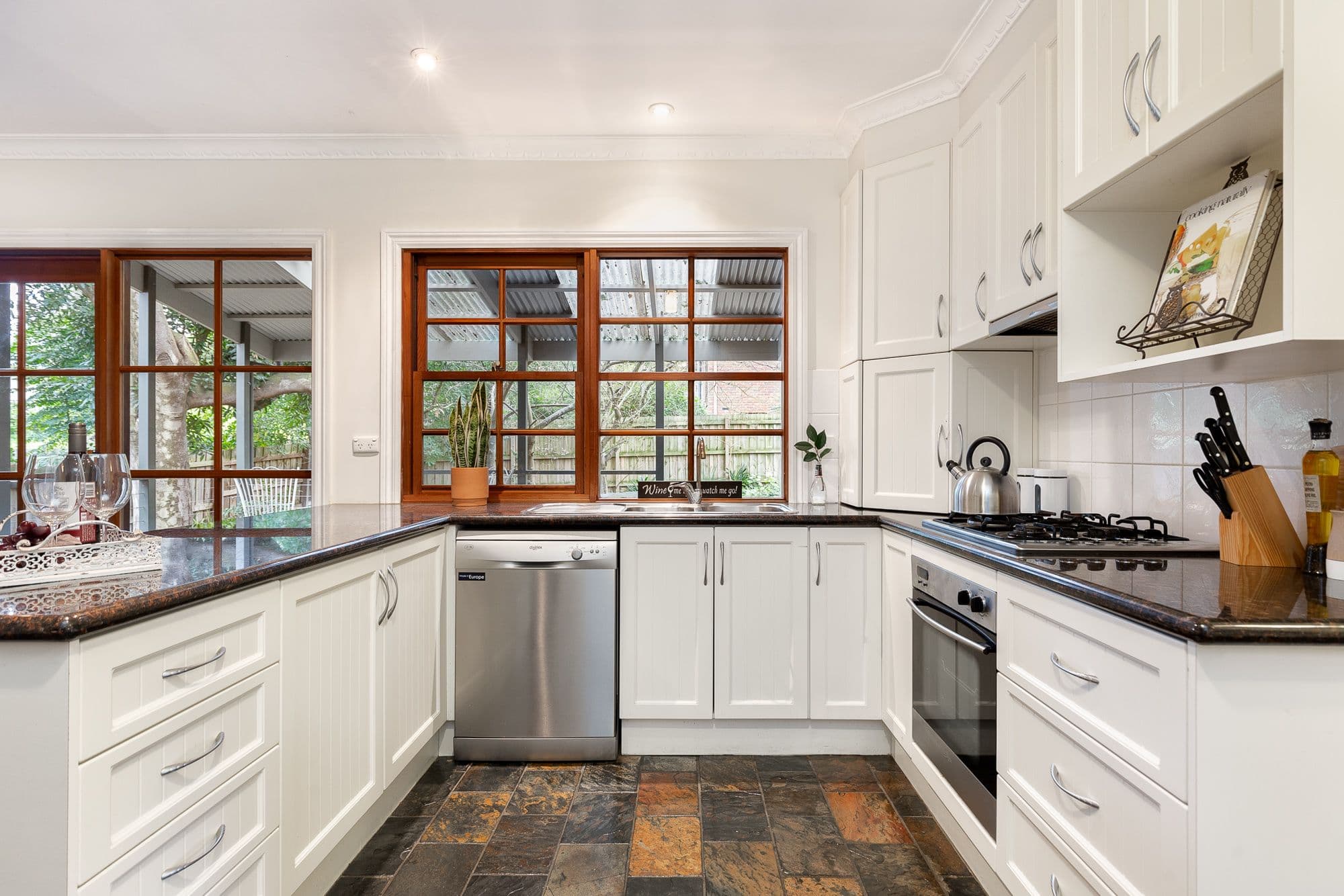 13 Edwardes Street, Berwick VIC 3806, Berwick - Thumbnail 3