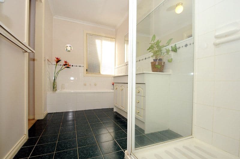 13 Orchard Road, BAYSWATER VIC 3153, Bayswater - Thumbnail 5