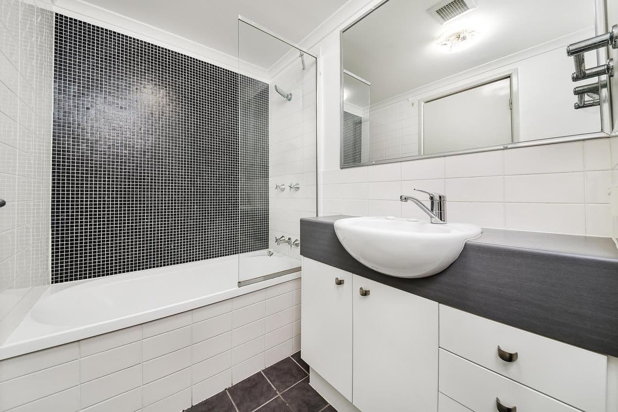 15 Kitchener Street, Coorparoo QLD 4151, Coorparoo - Thumbnail 6