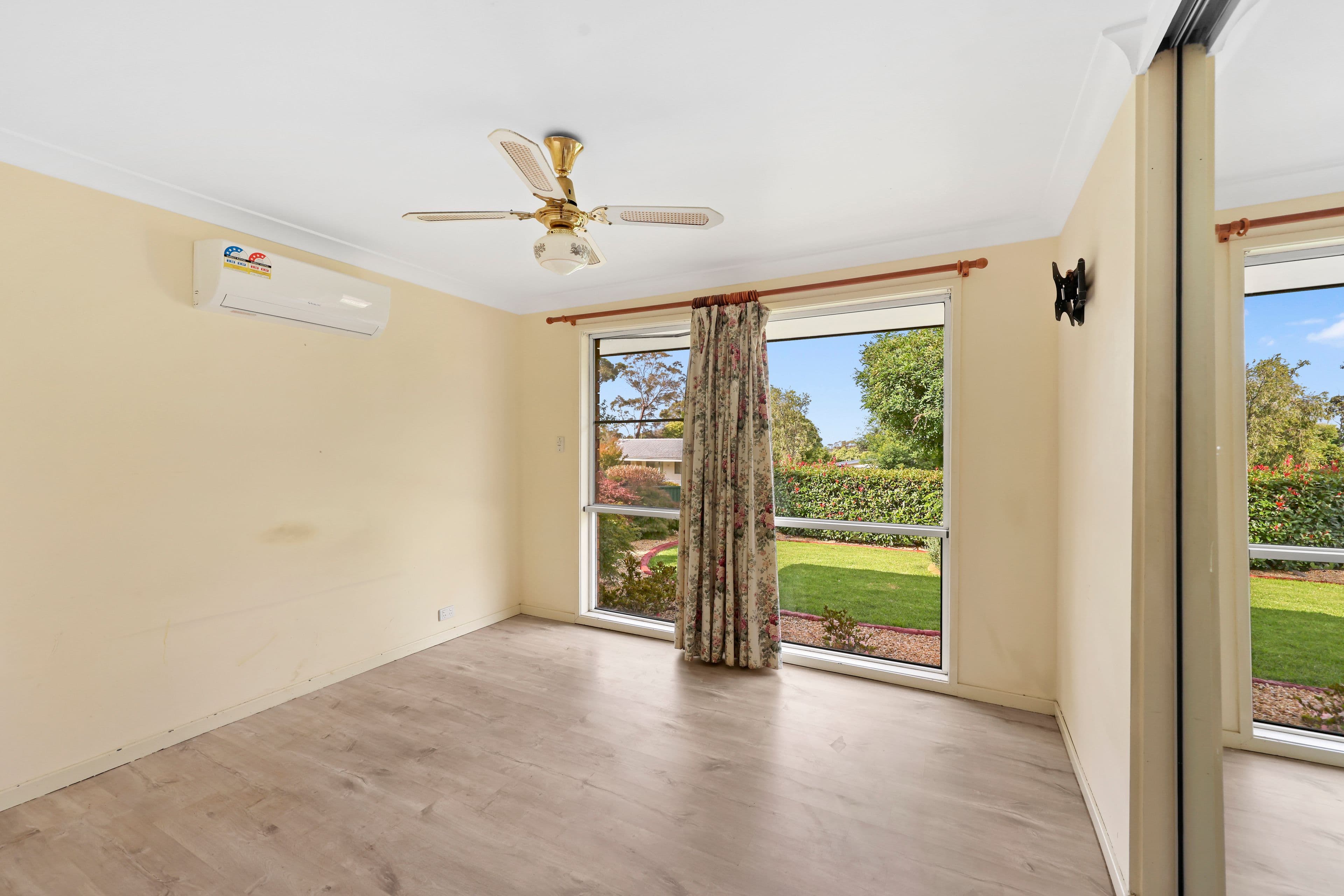 51 Cumberteen Street, Hill Top NSW 2575, Hill Top - Thumbnail 4