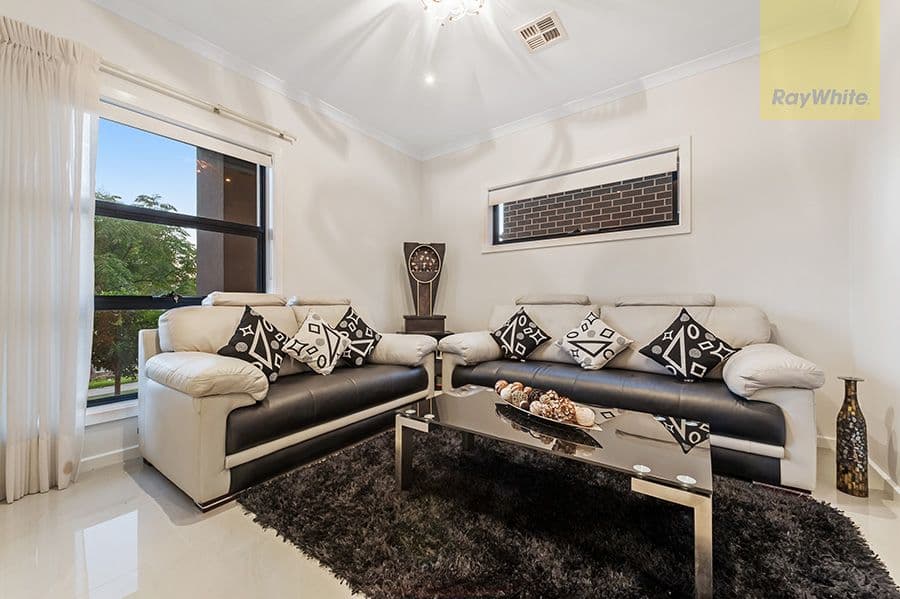 38 Gallantry Avenue, Craigieburn VIC 3064, Craigieburn - Thumbnail 2