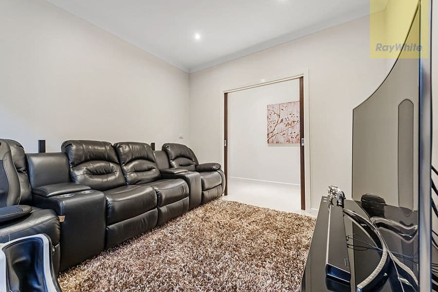 38 Gallantry Avenue, Craigieburn VIC 3064, Craigieburn - Thumbnail 3