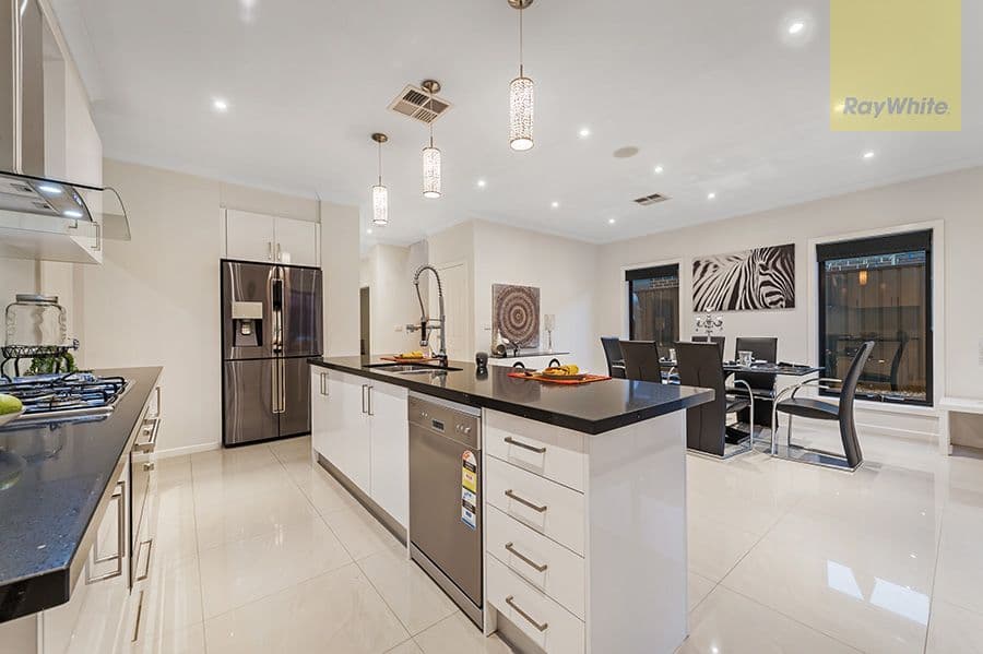 38 Gallantry Avenue, Craigieburn VIC 3064, Craigieburn - Thumbnail 4