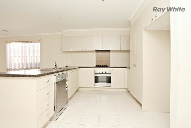 68 Hamish Drive, TARNEIT VIC 3029, Tarneit - Thumbnail 2