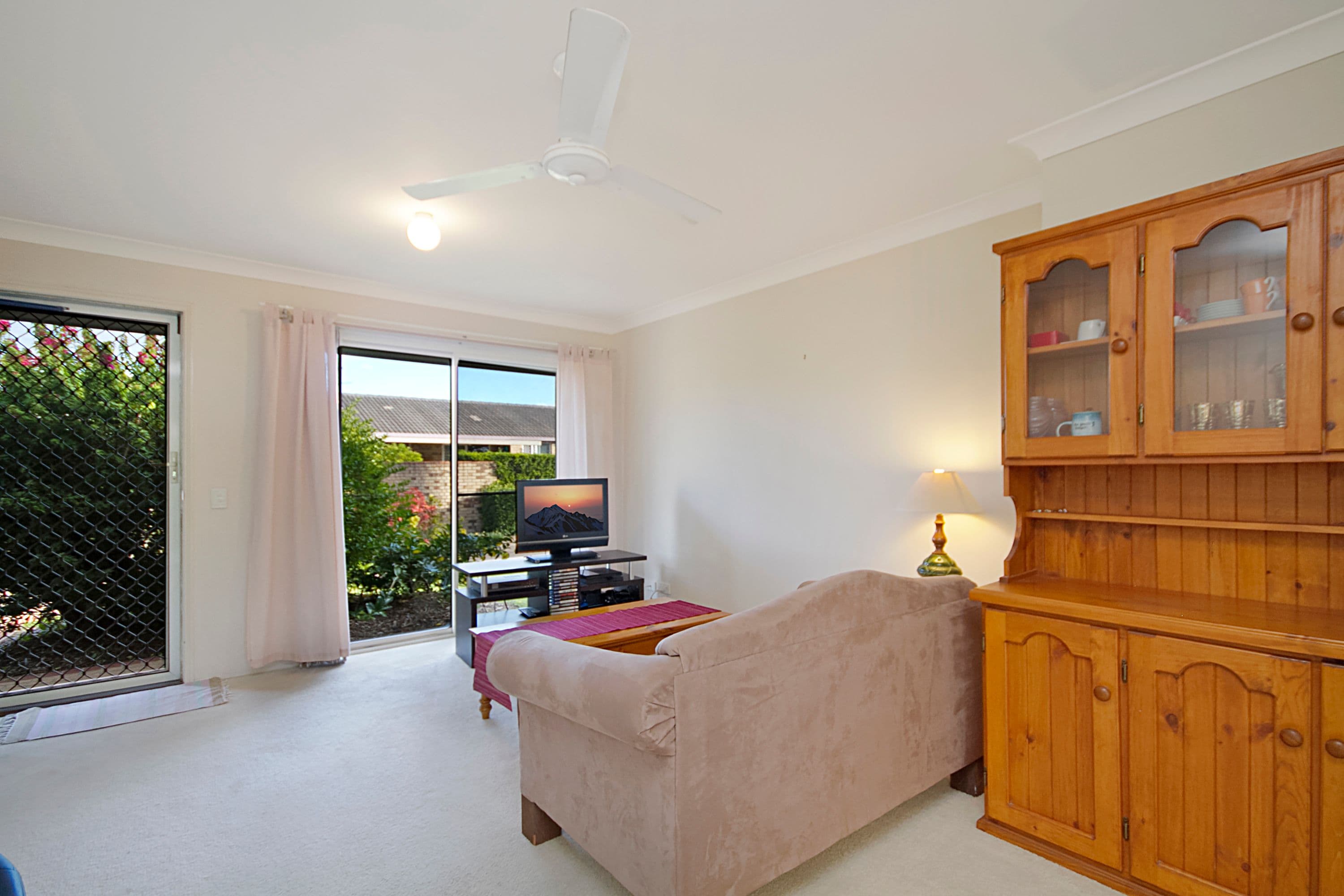 1 Kentia Crescent, Banora Point - Thumbnail 2