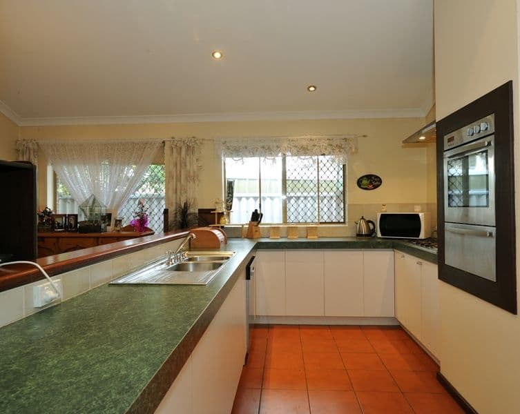 3 Rosemont Place, Leeming, WA, 6149, Leeming - Thumbnail 2