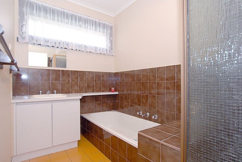 34  Mayfair Drive, FERNTREE GULLY VIC 3156, Ferntree Gully - Thumbnail 3