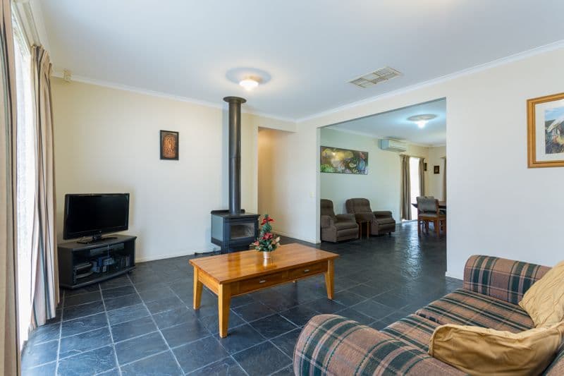 8 Pioneer Way, Mickleham VIC 3064, Mickleham - Thumbnail 4