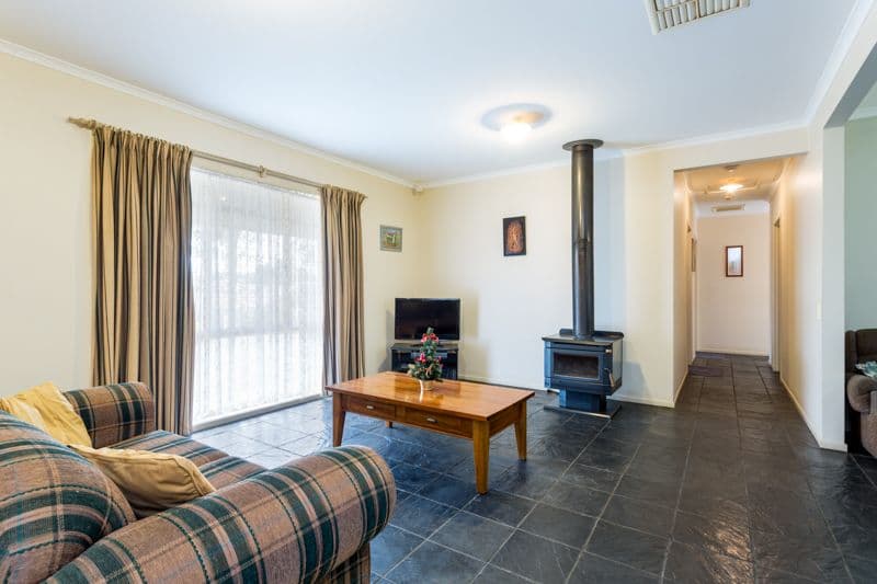 8 Pioneer Way, Mickleham VIC 3064, Mickleham - Thumbnail 5