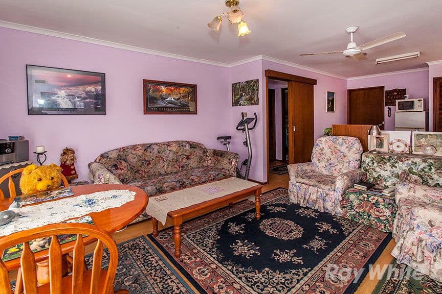 15 Cricklewood Avenue, Frankston VIC 3199, Frankston - Thumbnail 2