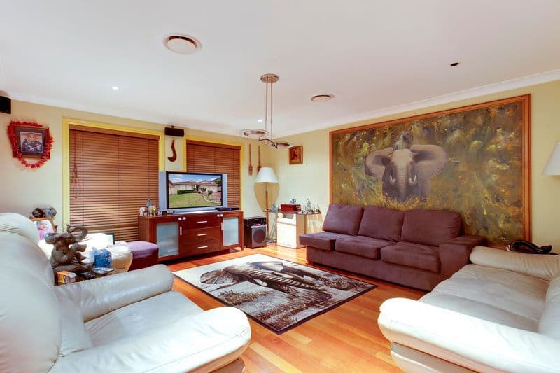 26 Triabunna Avenue, WEST HOXTON NSW 2171, West Hoxton - Thumbnail 2