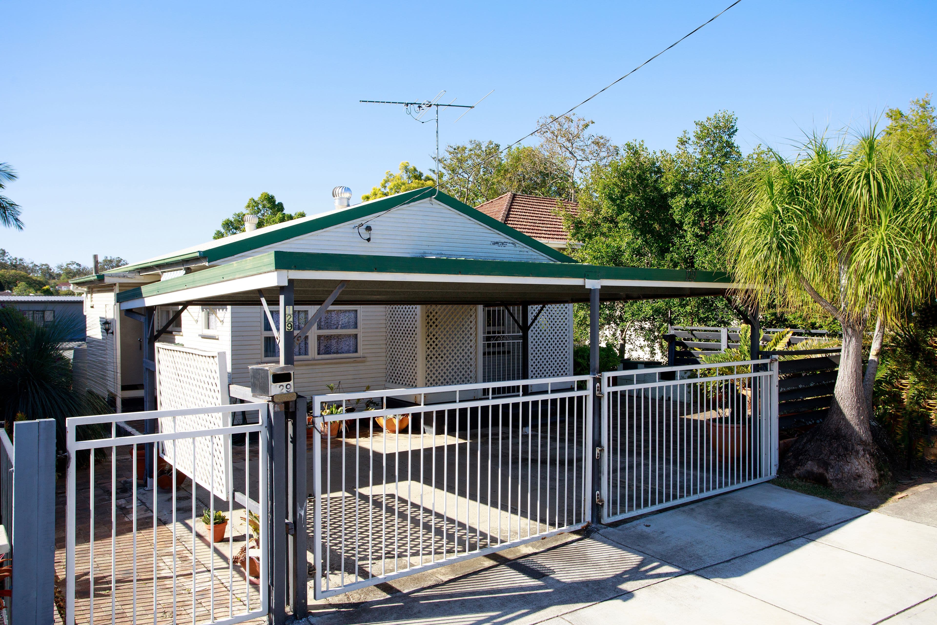 129 Waverley Road, Taringa QLD 4068, Taringa - Thumbnail 2