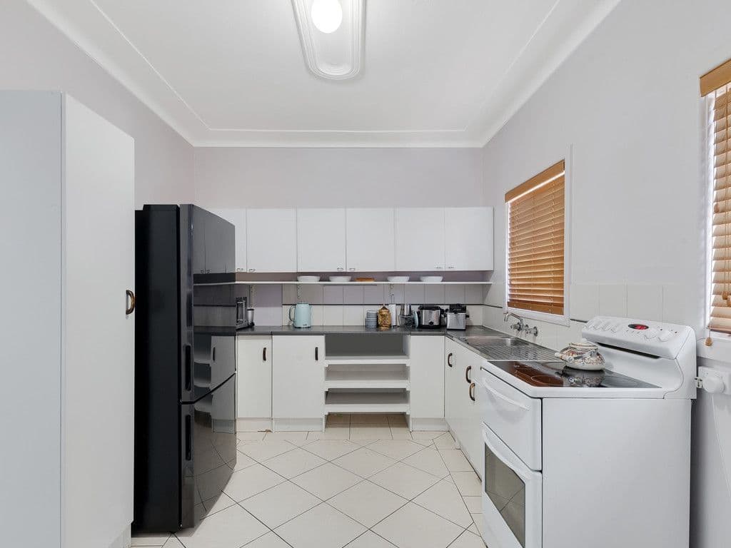 10 & 10a Colonial Street, Campbelltown NSW 2560, Campbelltown - Thumbnail 3