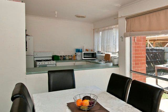 4 Ross Street, RESERVOIR VIC 3073, Reservoir - Thumbnail 2
