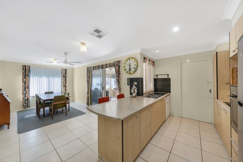 25 Castlereagh Crescent, Bateau Bay - Thumbnail 4