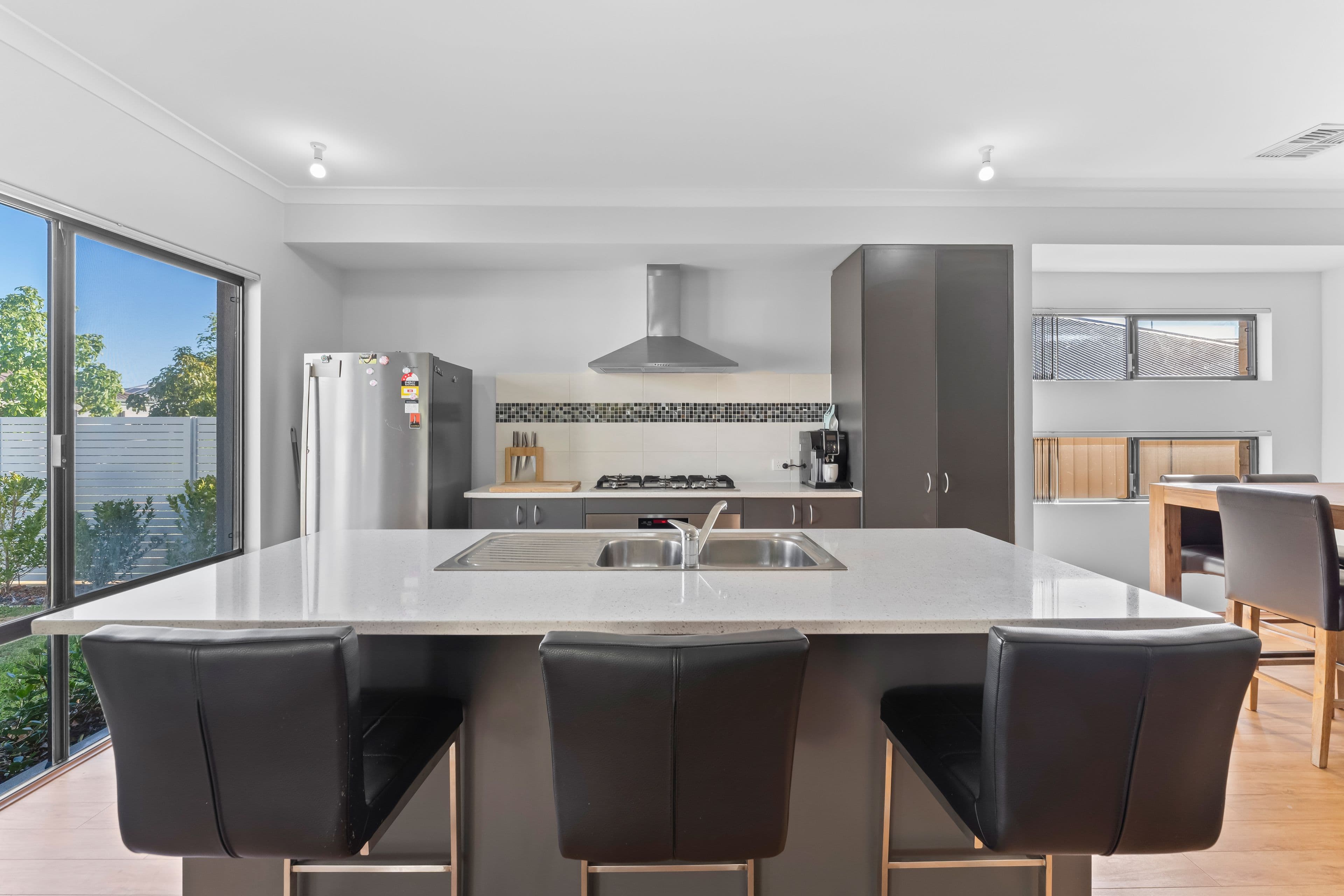 16 Hillsborough Avenue, Baldivis WA 6171, Baldivis - Thumbnail 4
