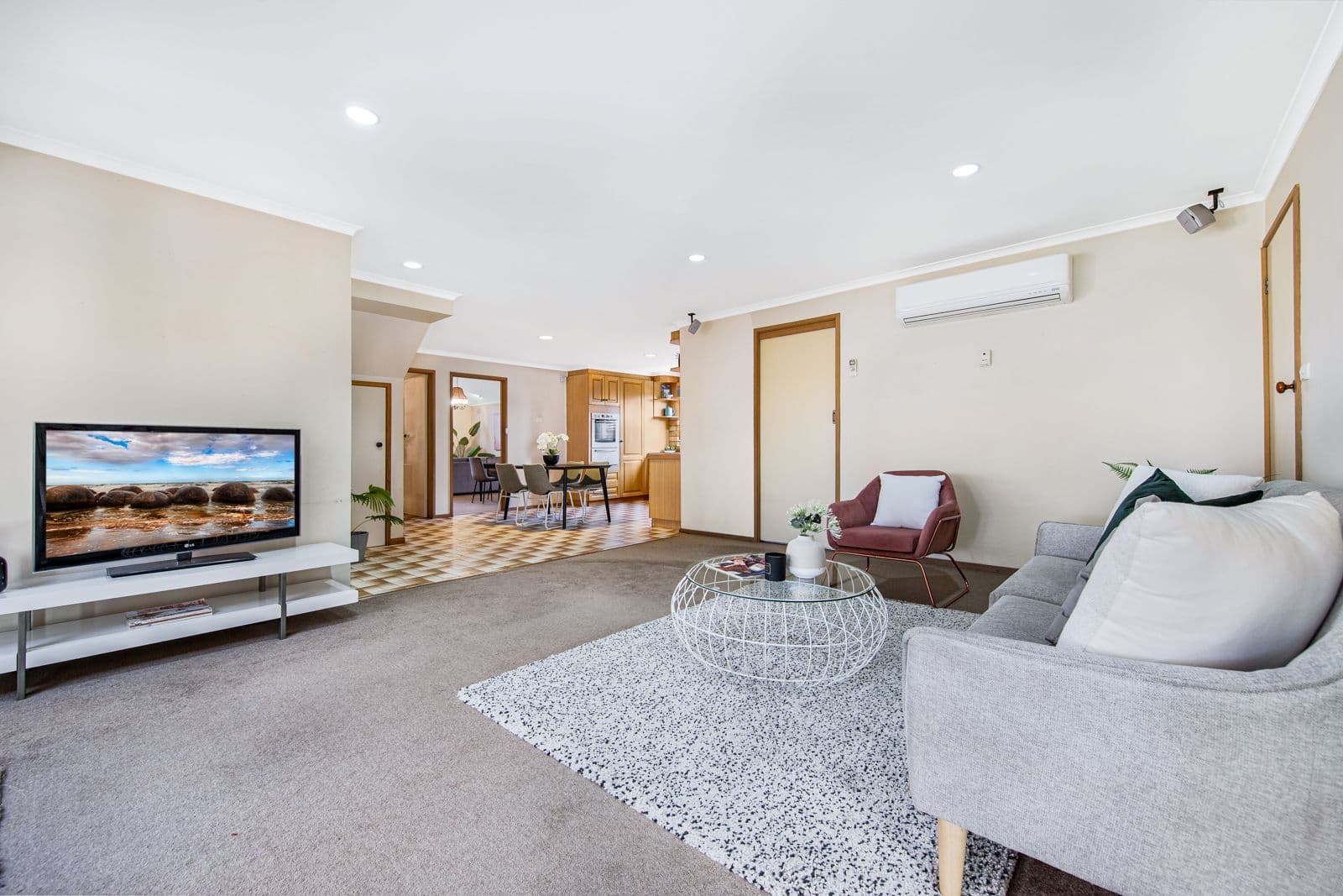 3 Sampson Drive, Mount Waverley VIC 3149, Mount Waverley - Thumbnail 4