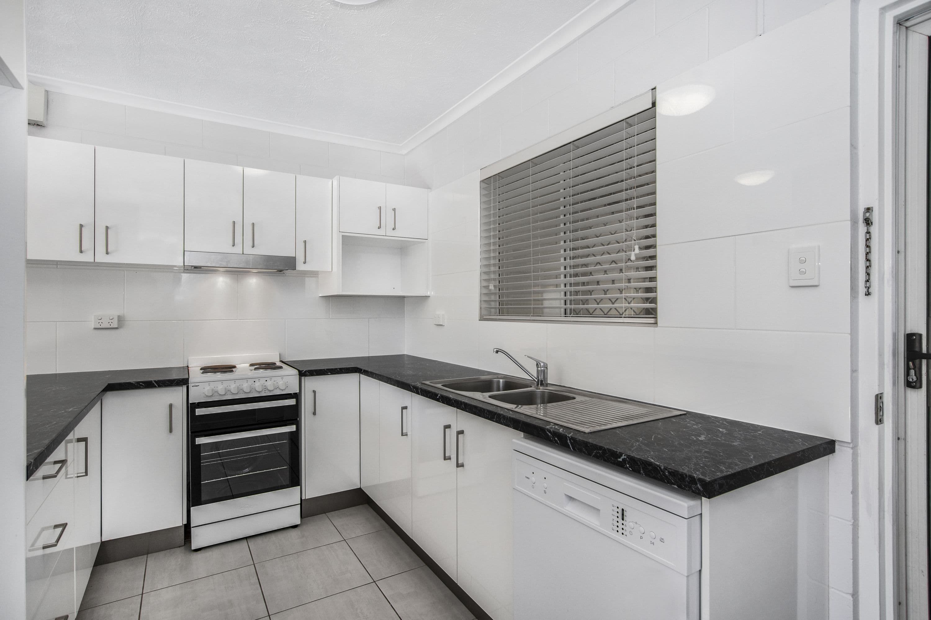 92 Sunnybank Crescent, Horsley, Horsley - Thumbnail 4