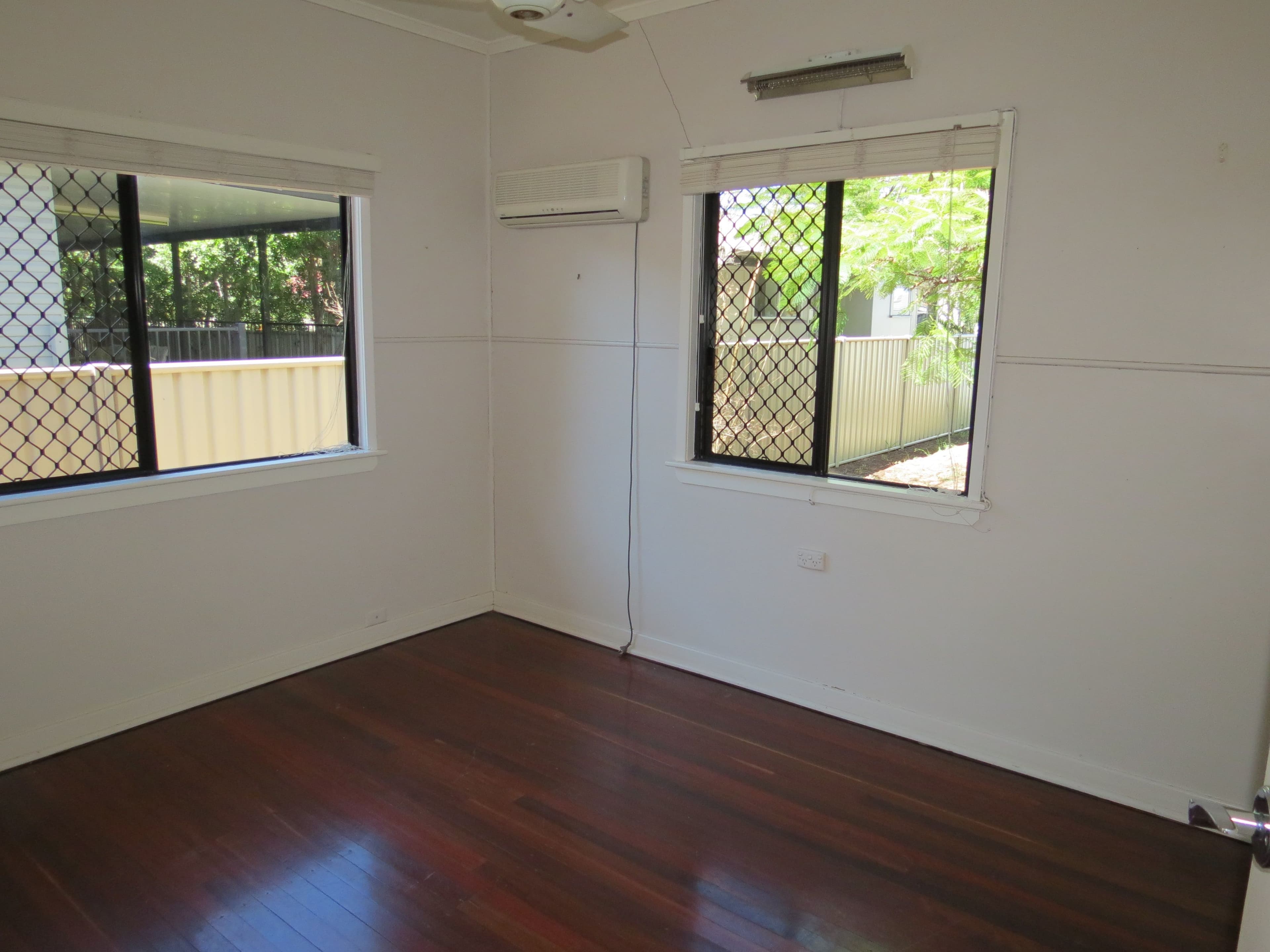 54 Theresa Street, Emerald QLD 4720, Emerald - Thumbnail 4