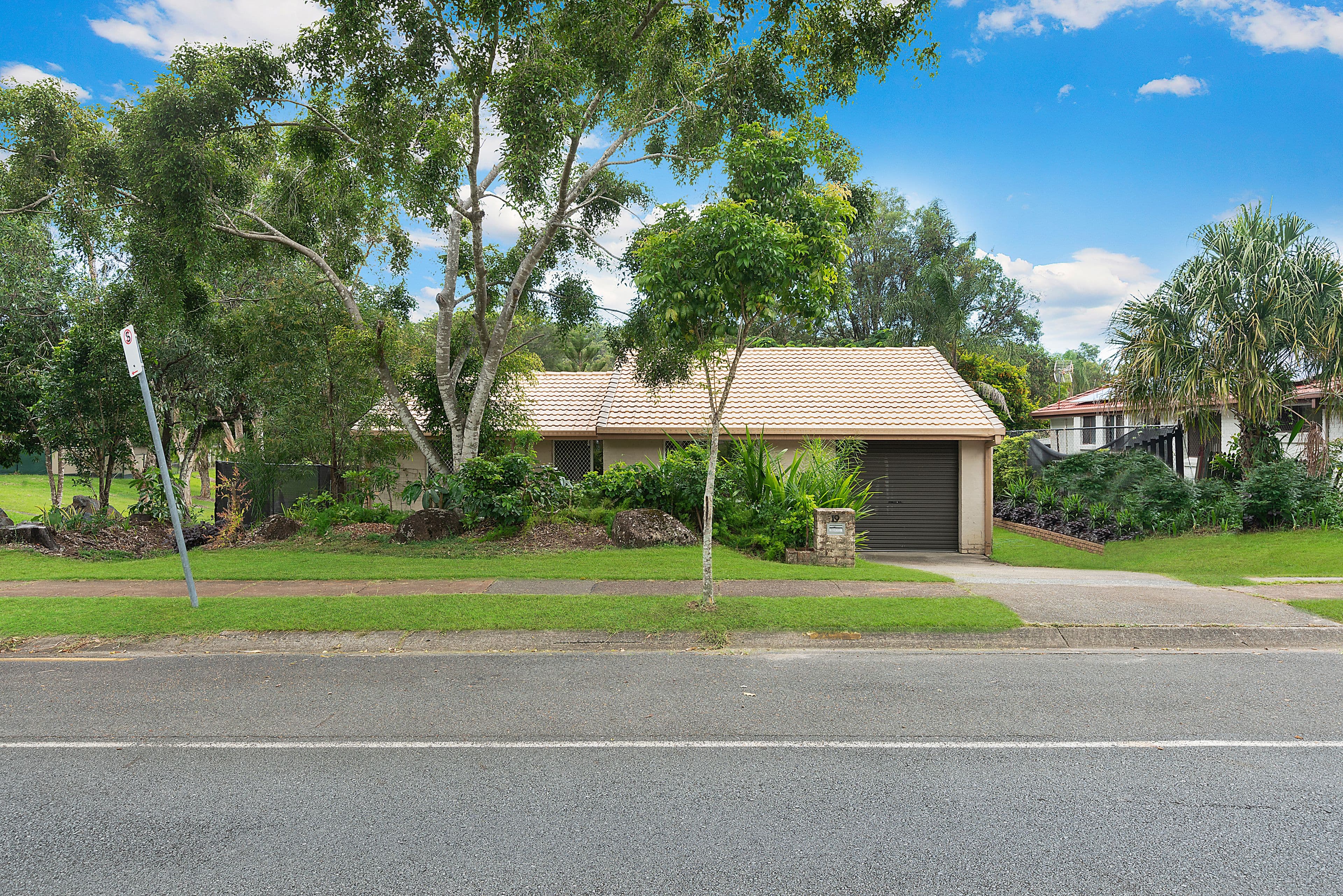 19 Studio Drive, Oxenford QLD 4210, Oxenford - Thumbnail 2