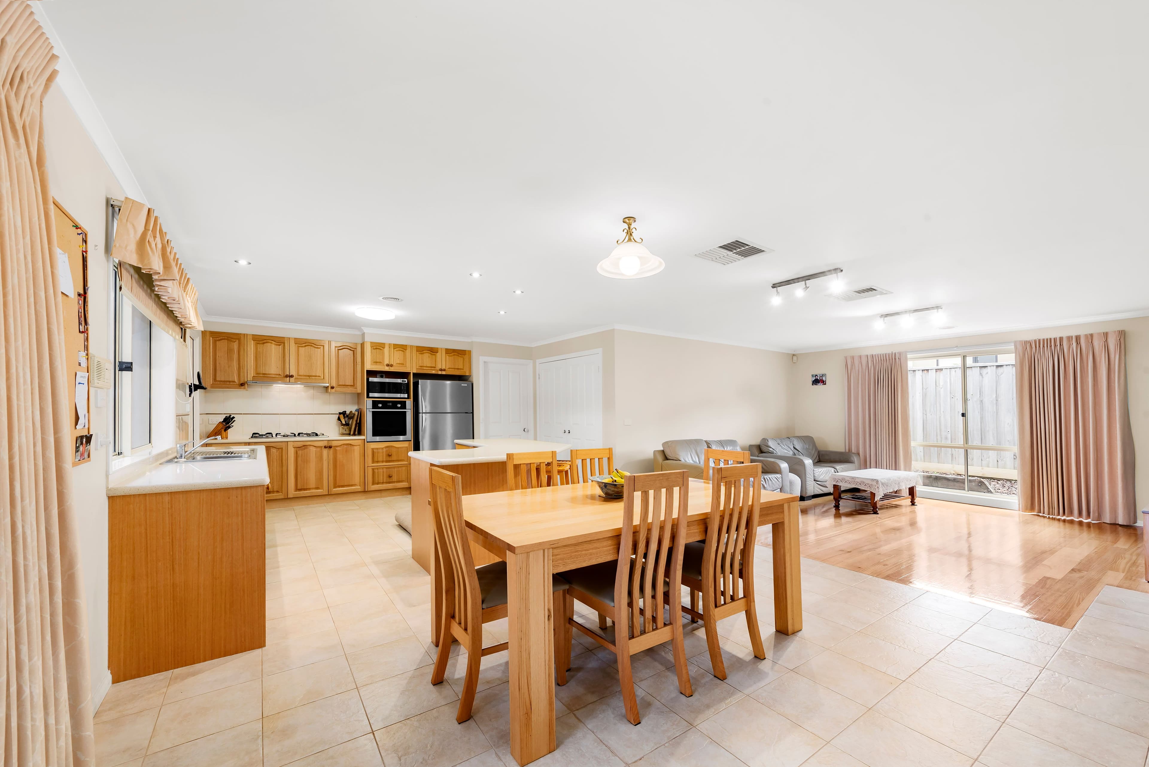 8 Hume Drive, Lysterfield VIC 3156, Lysterfield - Thumbnail 4