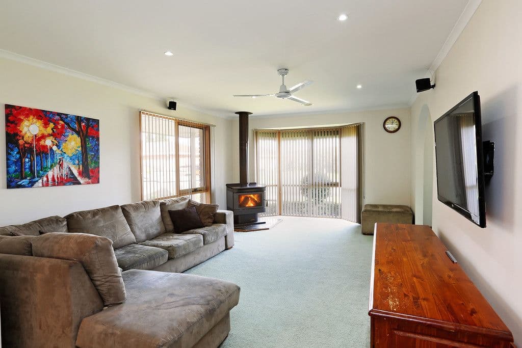 7 Crossley Court, Corio VIC 3214, Corio - Thumbnail 2