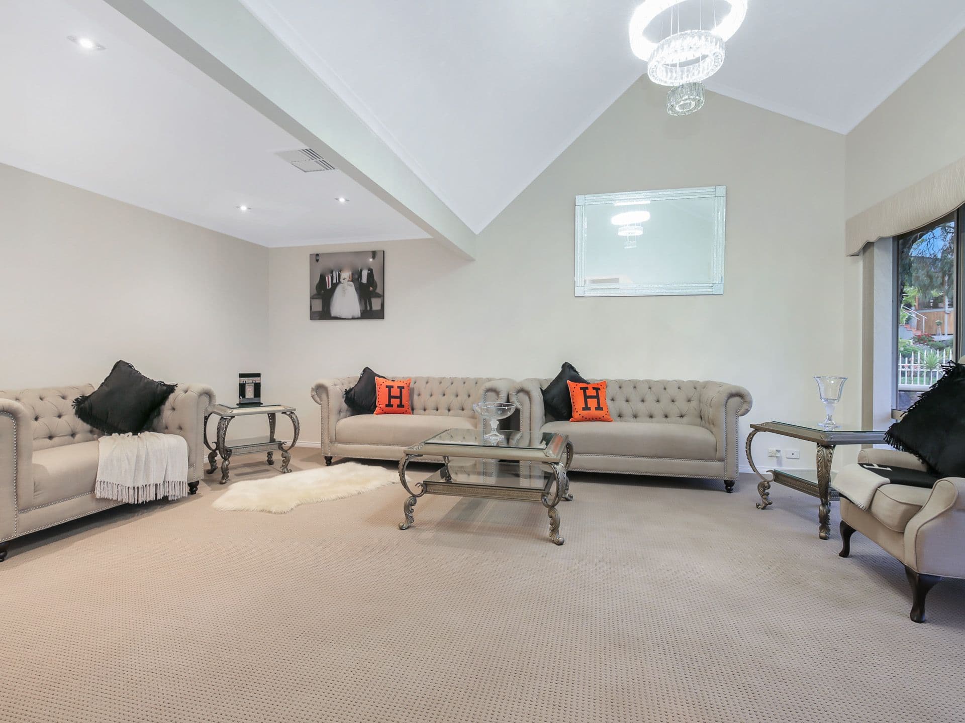 22 Rhonda Close, Endeavour Hills VIC 3802, Endeavour Hills - Thumbnail 2