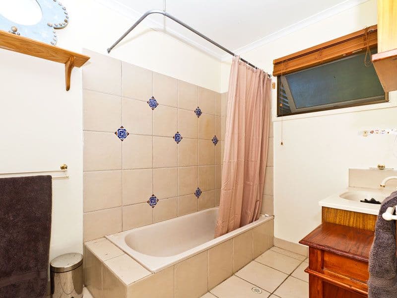21 Knutsford Street, CHERMSIDE WEST QLD 4032, Chermside West - Thumbnail 8