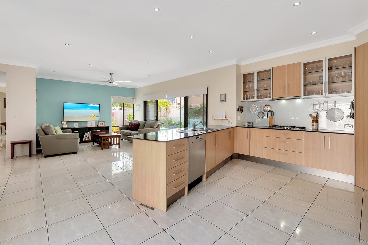 147 Lae Drive, Coombabah QLD 4216, Coombabah - Thumbnail 3