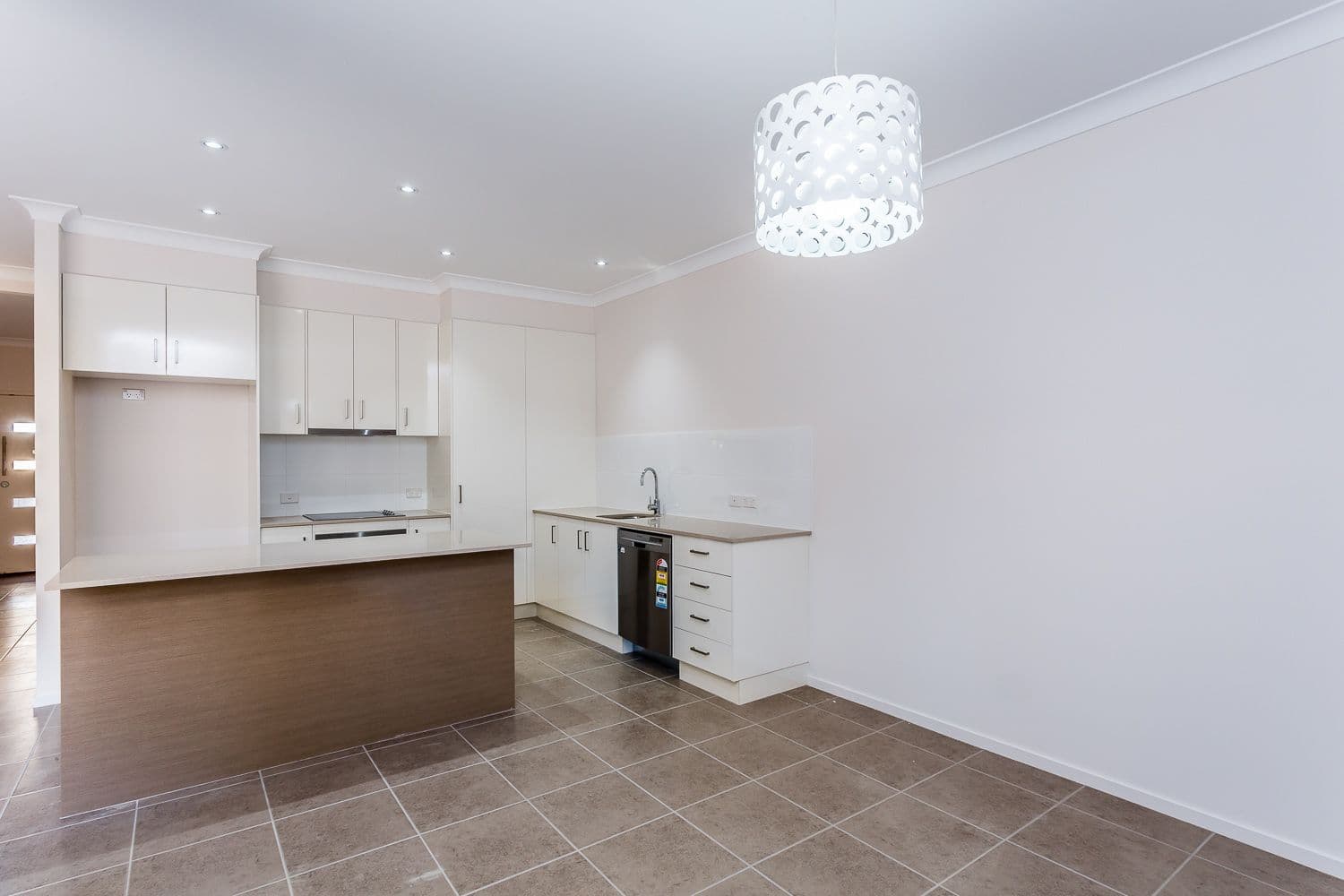 338 Scarborough Road, SCARBOROUGH QLD 4020, Scarborough - Thumbnail 3
