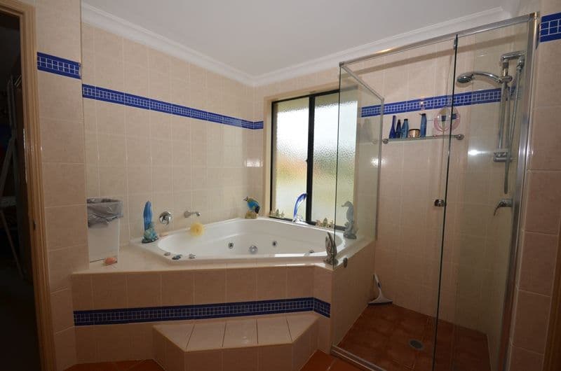 1 Parnham Court, ARUNDEL QLD 4214, Arundel - Thumbnail 7
