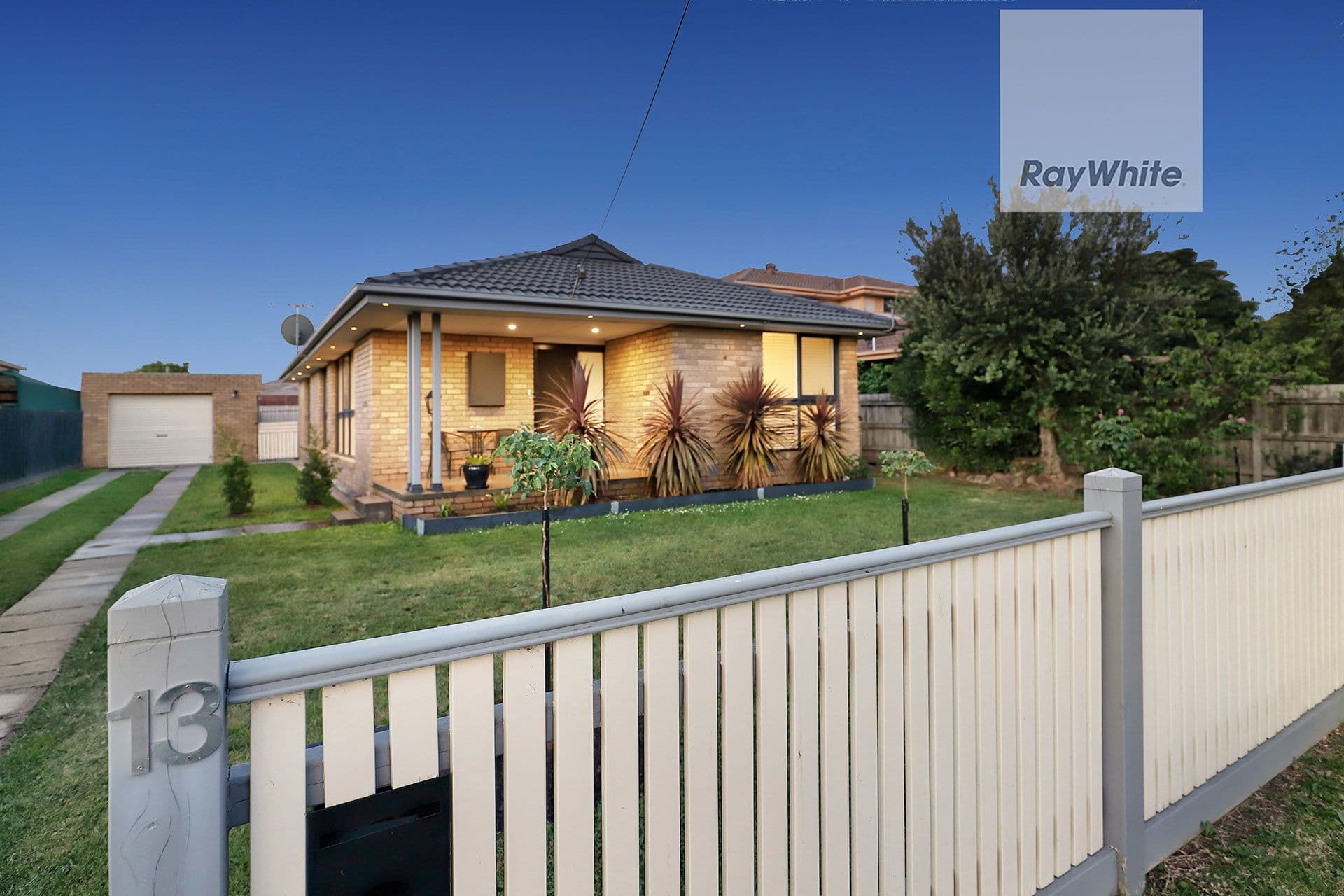 13 Vaucluse Avenue, Gladstone Park VIC 3043, Gladstone Park - Thumbnail 2