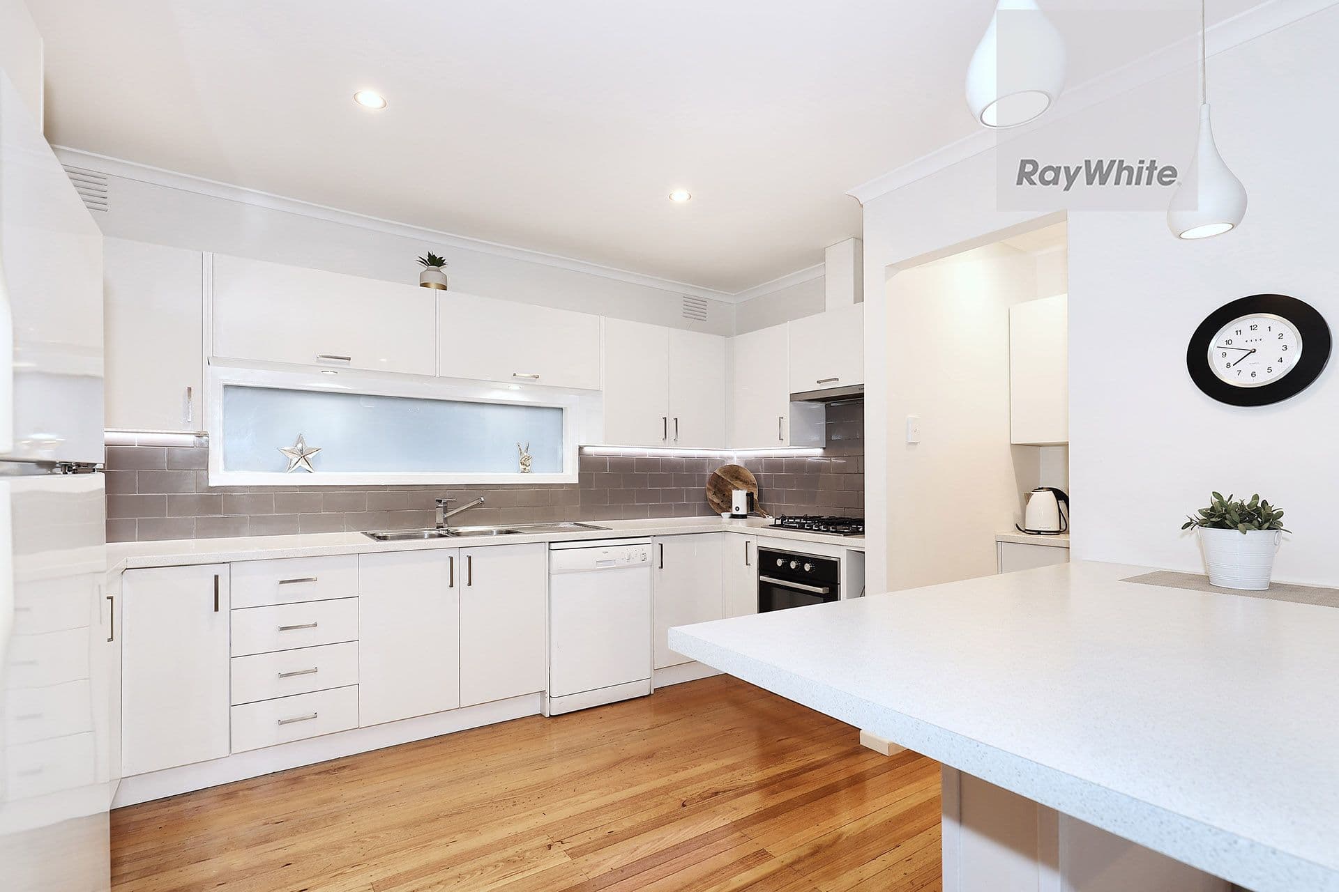 13 Vaucluse Avenue, Gladstone Park VIC 3043, Gladstone Park - Thumbnail 8