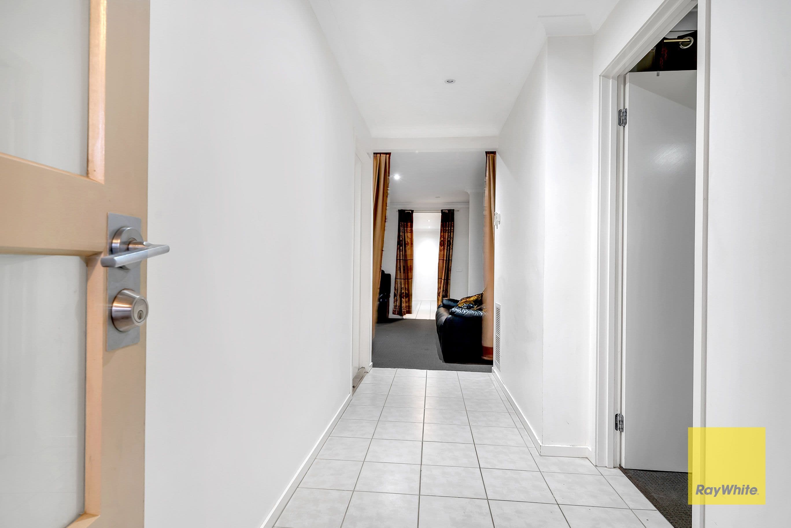 6 SINCLAIR Crescent, Tarneit VIC 3029, Tarneit - Thumbnail 3