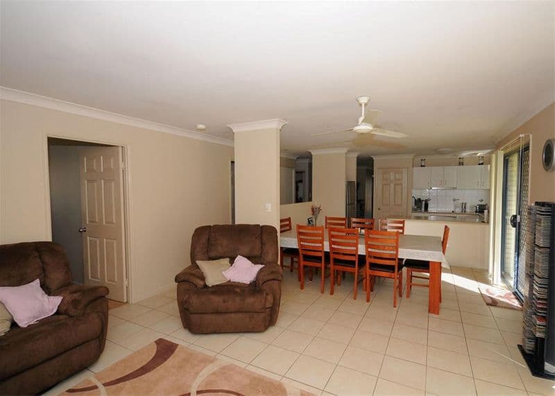 40 Anchorage Circuit, POINT VERNON QLD 4655, Point Vernon - Thumbnail 2