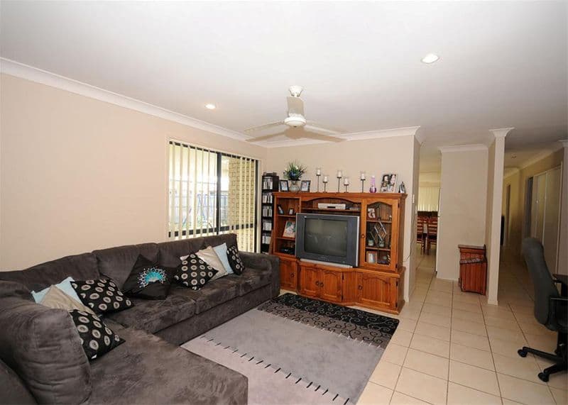 40 Anchorage Circuit, POINT VERNON QLD 4655, Point Vernon - Thumbnail 3