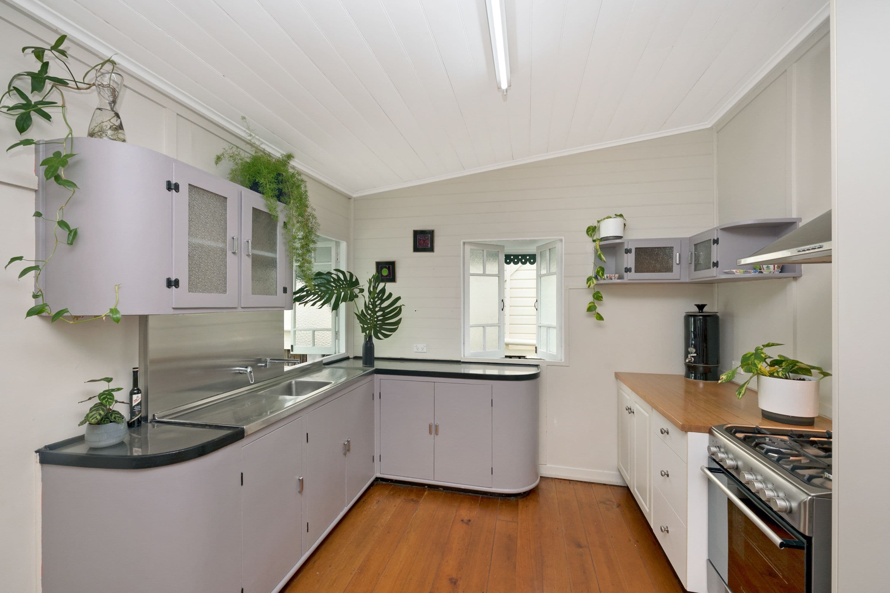 16 Railway Avenue, Railway Estate QLD 4810, Railway Estate - Thumbnail 2