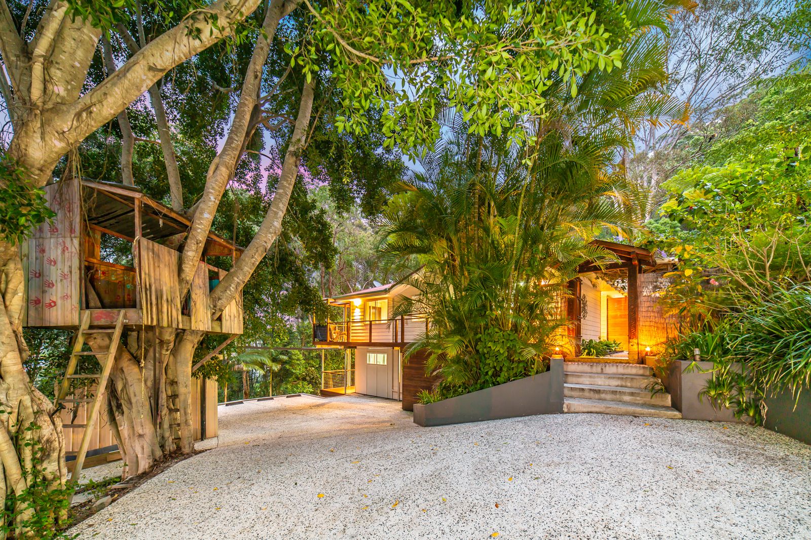 16 Burleigh Glen Court, Burleigh Heads QLD 4220, Burleigh Heads - Thumbnail 2