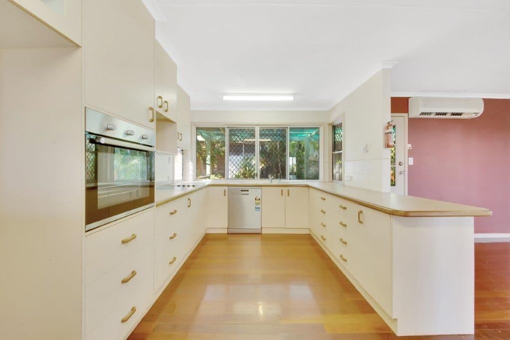 7 Lomas Street, West Gladstone QLD 4680, West Gladstone - Thumbnail 7
