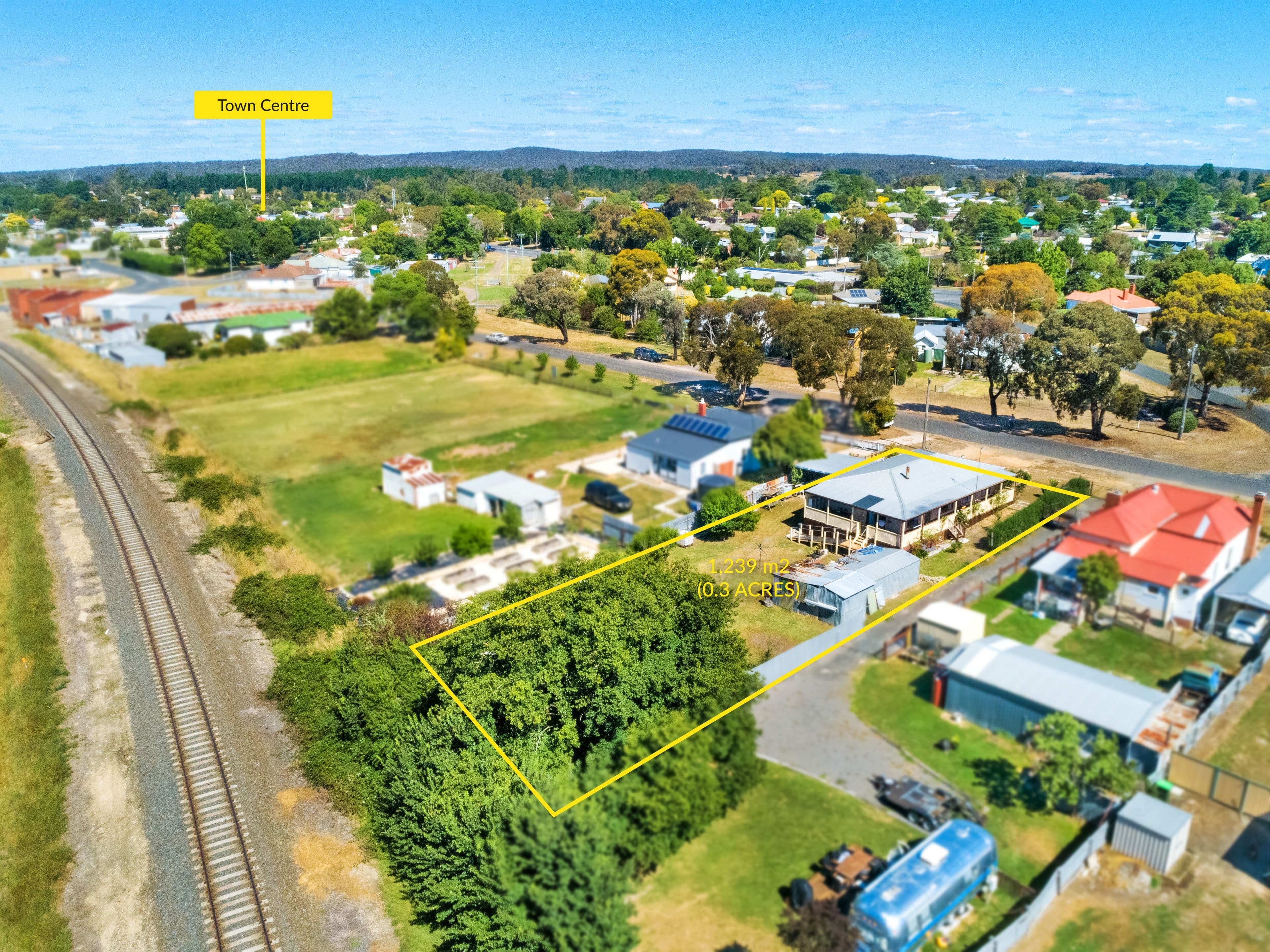 16 Burke Street, Beaufort VIC 3373, Beaufort - Thumbnail 2