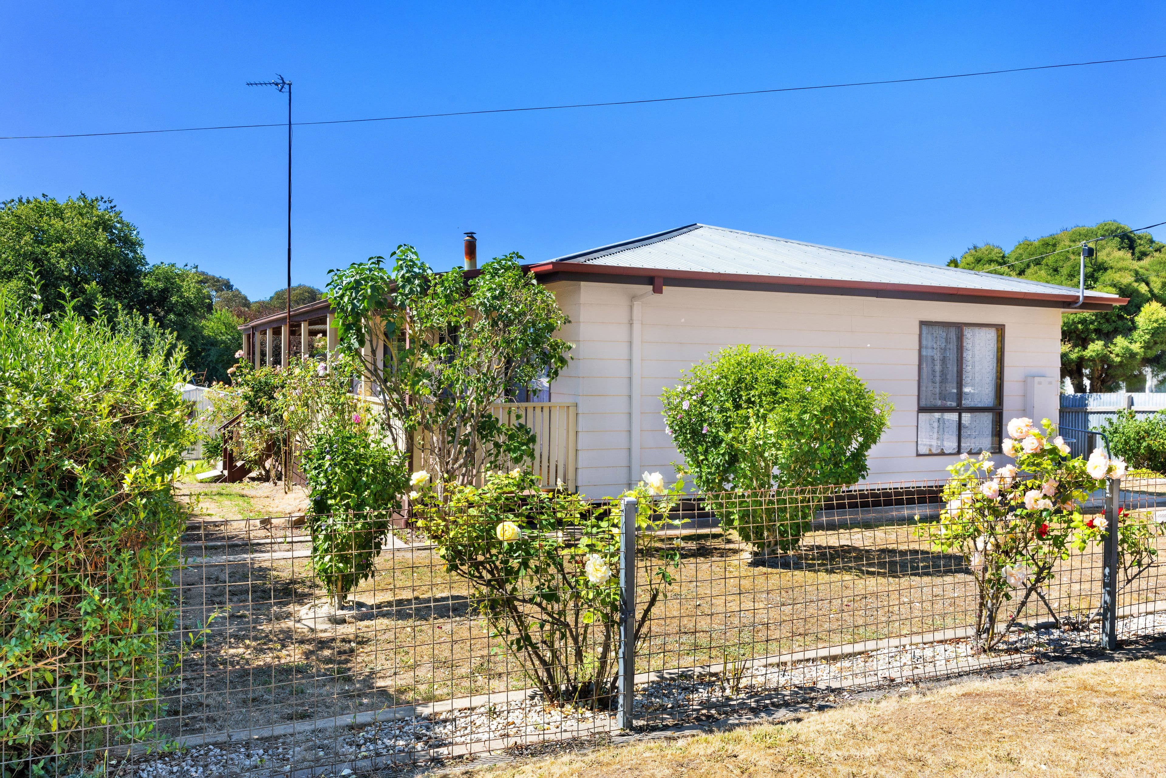 16 Burke Street, Beaufort VIC 3373, Beaufort - Thumbnail 3